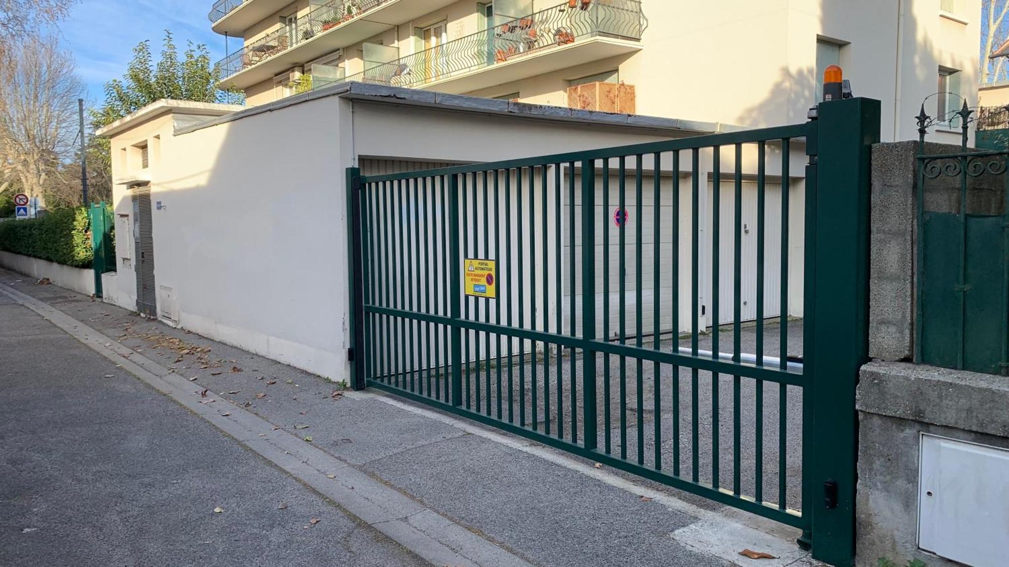 Au Calme De L'Iris - Clim - Garage - Wifi - Tramway Apartman Avignon Kültér fotó